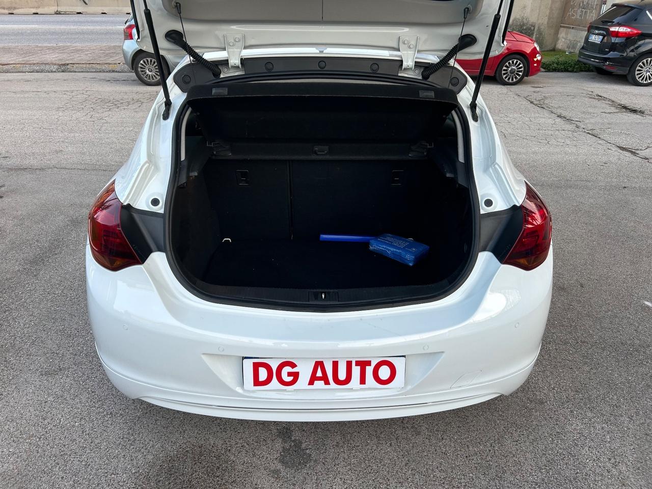 Opel Astra 1.7 CDTI 110 cv cosmo 2012