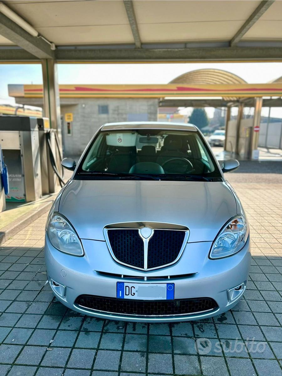 Lancia Ypsilon