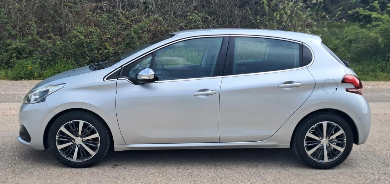 Peugeot 208 1.2 - 5 posti 60kw (Benzina/Gpl)