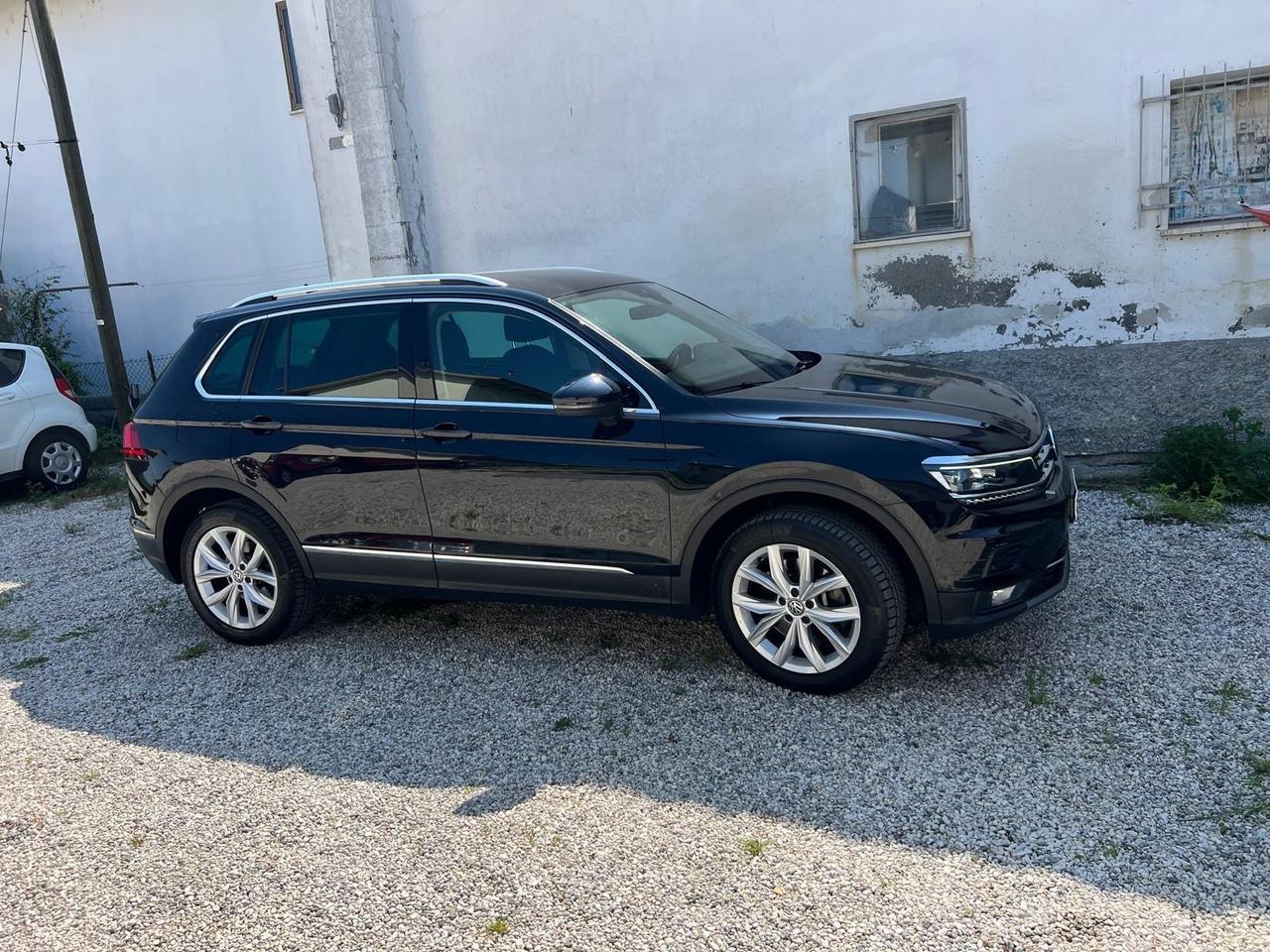 Volkswagen Tiguan 2.0 TDI SCR DSG 4MOTION Business BMT