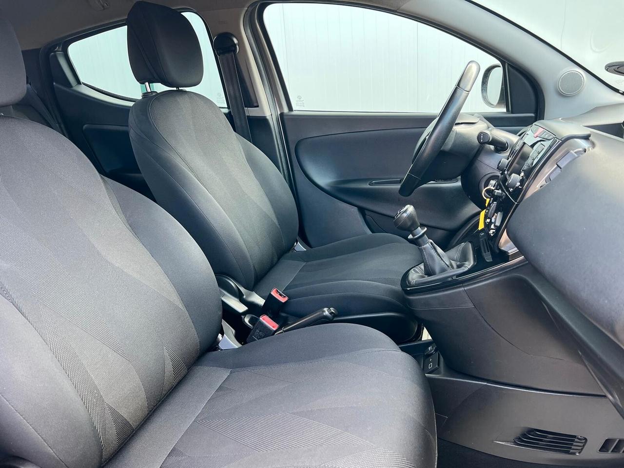 Lancia Ypsilon 1.2 69 CV 5 porte Gold