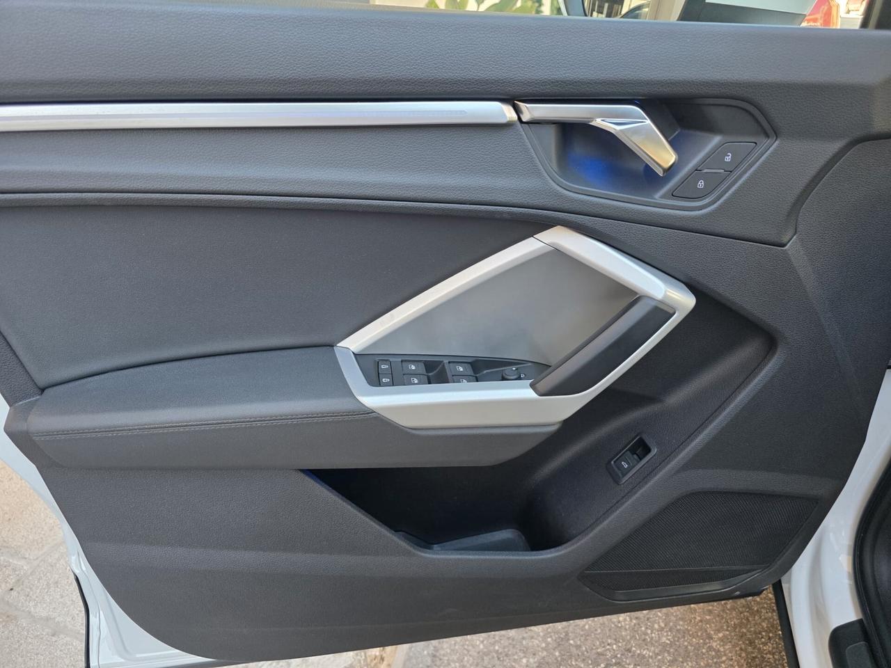 Audi Q3 SPB 35 TDI Quattro S-Line+Cerchi 20+Luci Ambiente..
