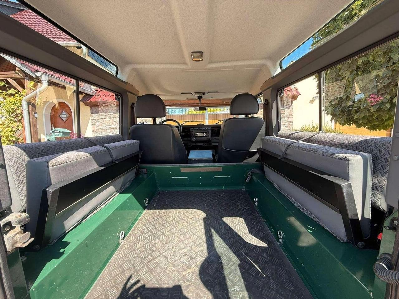Land Rover Defender 90 2.5 Td5 SW 6 Posti