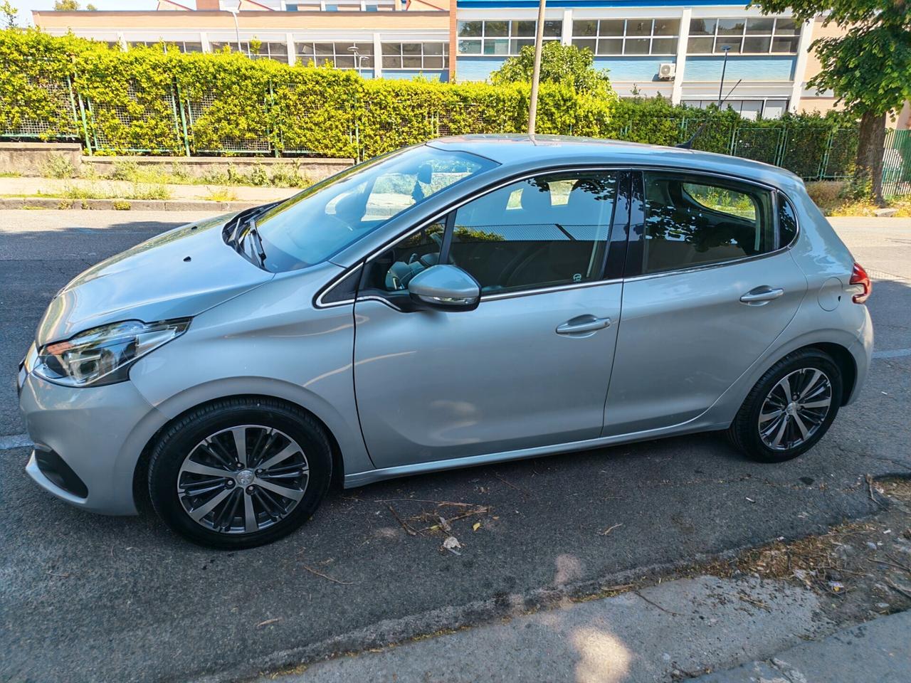 Peugeot 208 BlueHDi 75 5 porte Allure