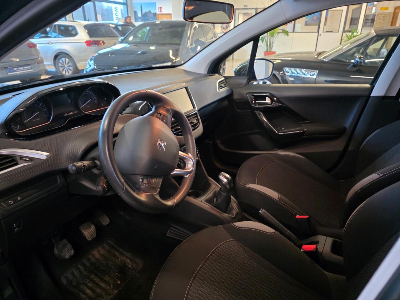 Peugeot 208 PureTech 82 5 porte Allure