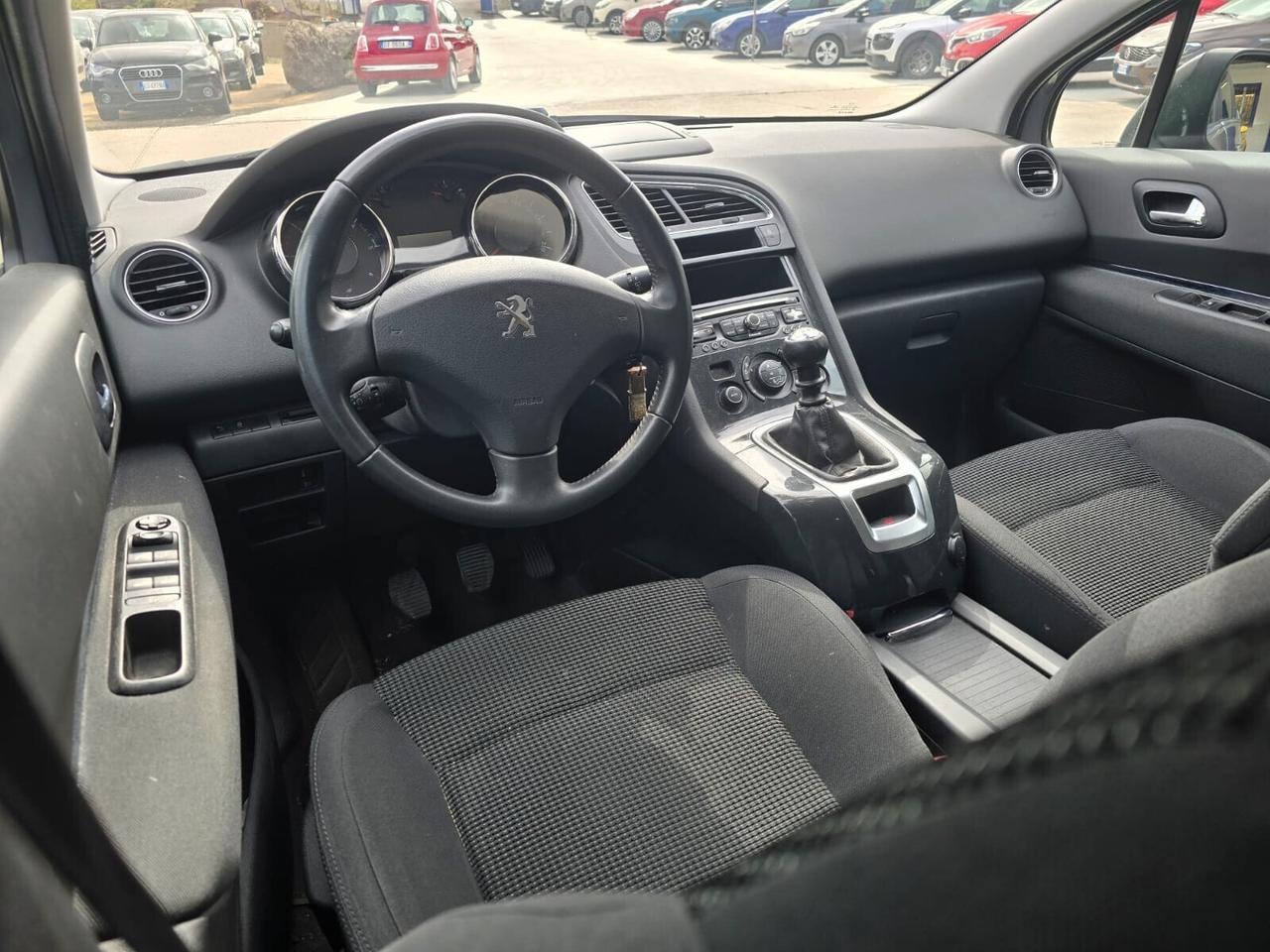 Peugeot 5008 1.6 HDi 115CV Active