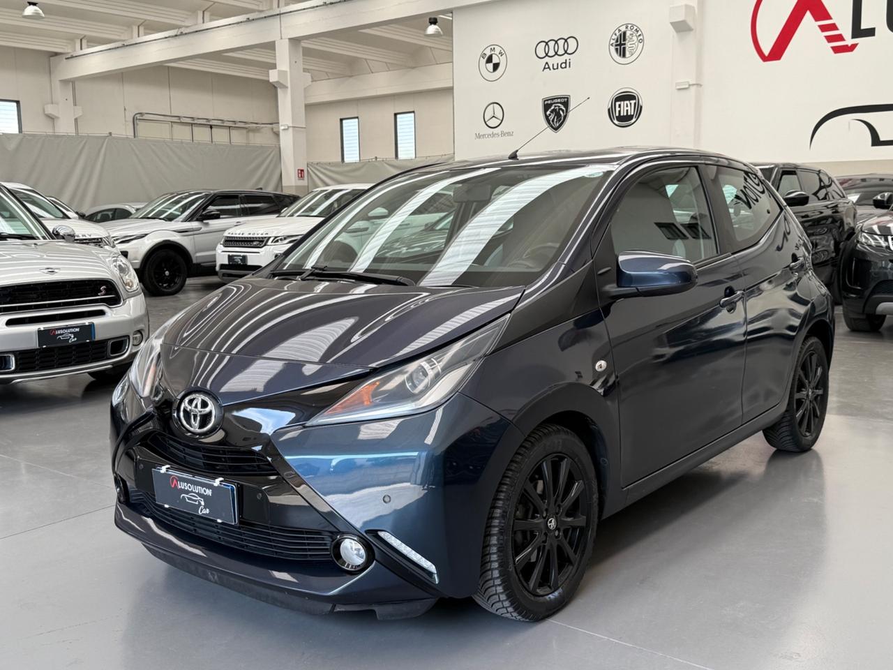 Toyota Aygo 1.0 VVT-i 69 CV 5 porte x-play MMT