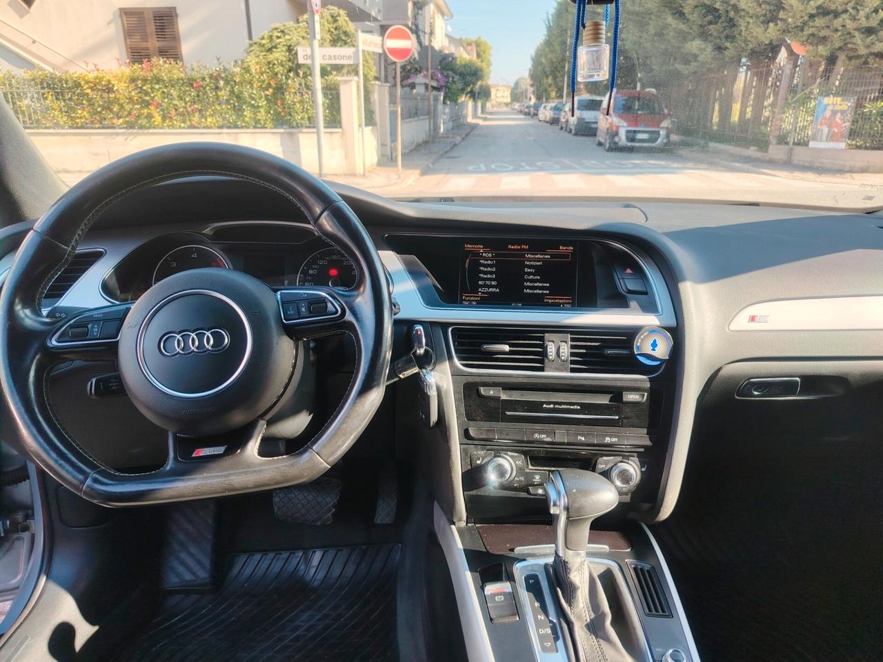 Audi A4 2.0 TDI clean diesel Business