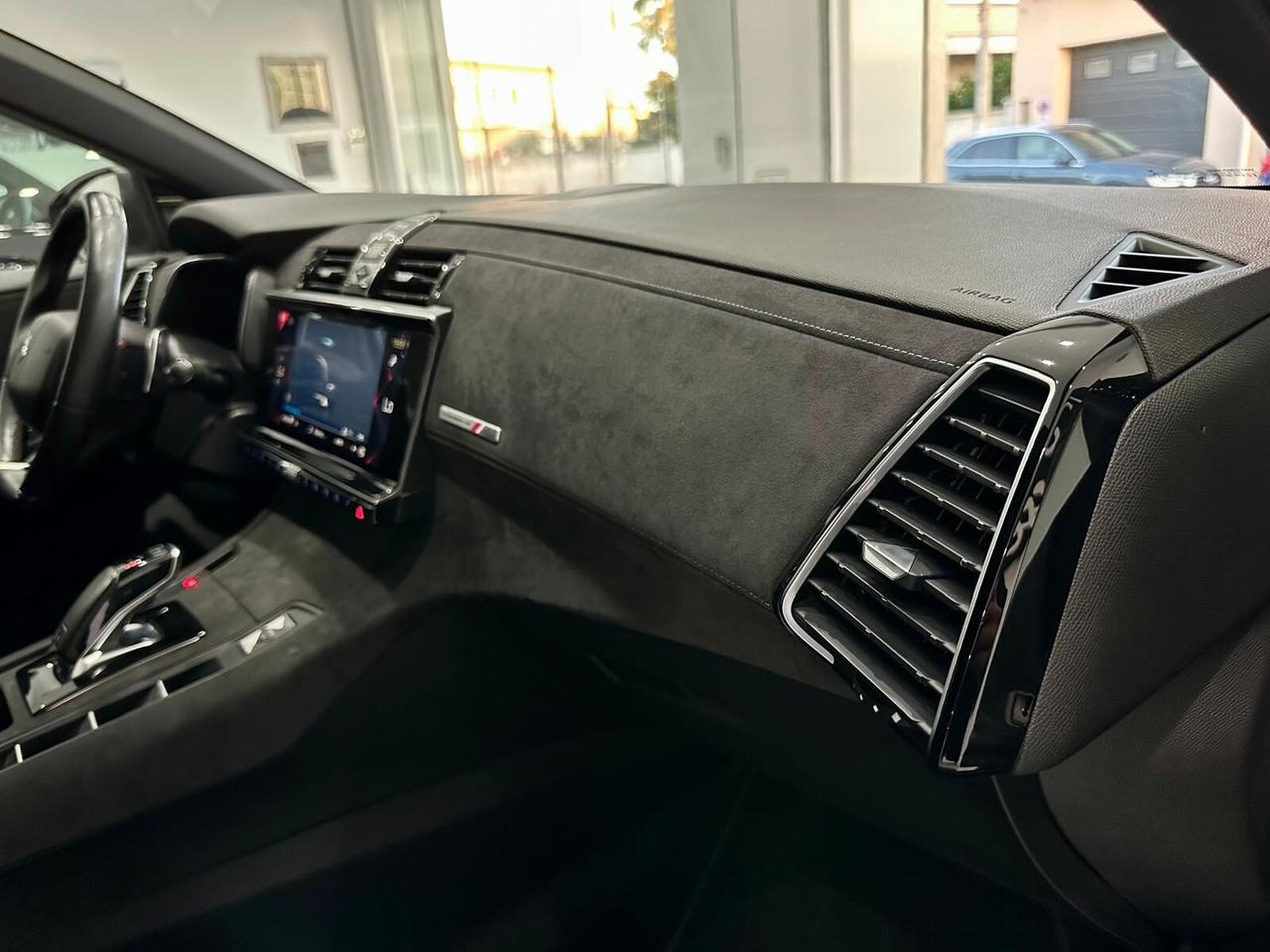 DS Automobiles DS 7 Crossback Performance Line