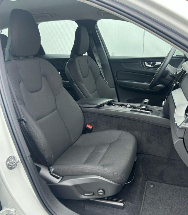 VOLVO XC60 B4 (d) Geartronic Momentum Pro