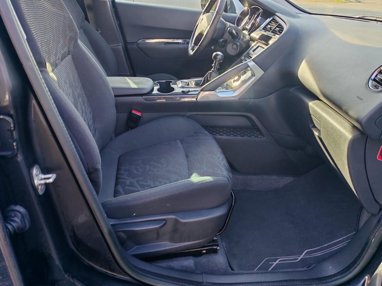 Peugeot 3008 1.6 HDi 115CV Allure