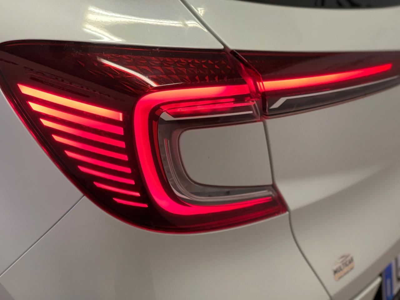 Renault Captur Plug-in Hybrid 160 CV Intens solo 8700km