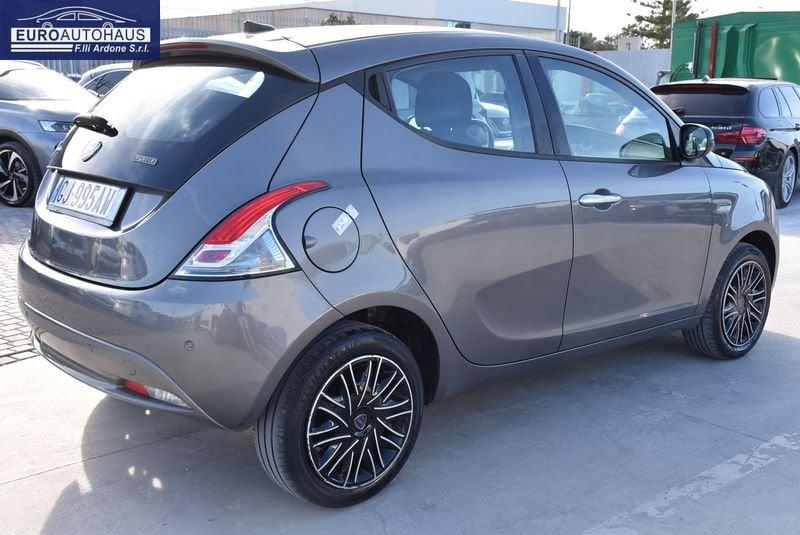 Lancia Ypsilon 1.0 FireFly 70cv S&S Hybrid GOLD