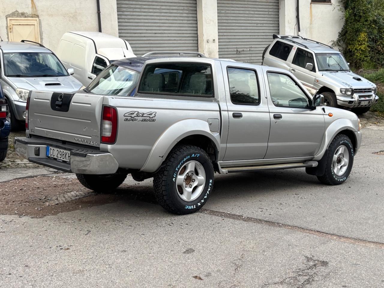 Nissan Navara 2500 turbo diesel 133cv