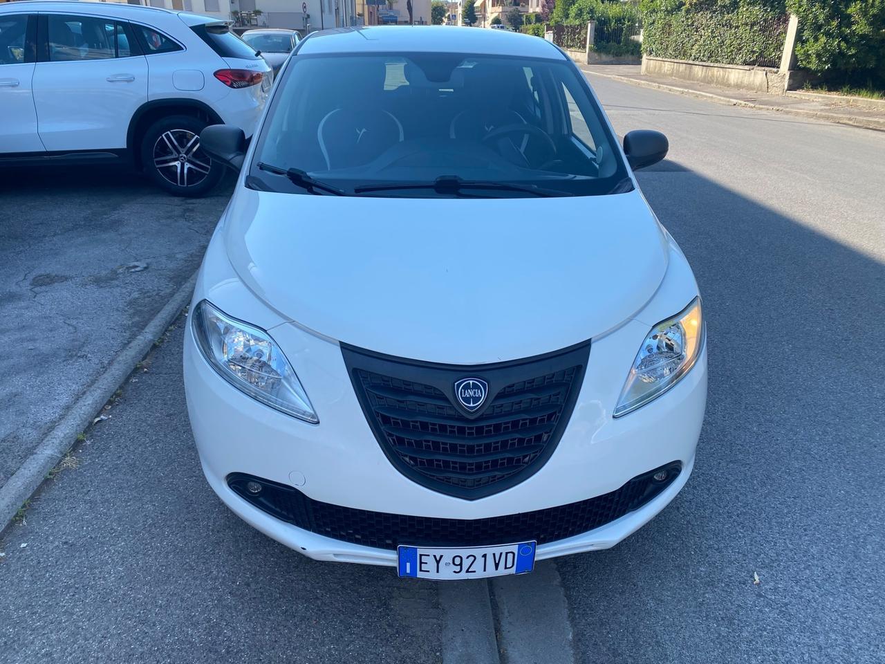 Lancia Ypsilon 1.2 69 CV 5 porte Gold