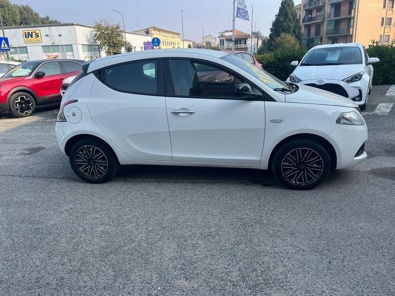 Lancia Ypsilon Ypsilon 1.0 FireFly 5 porte S&S Hybrid Silver Plus
