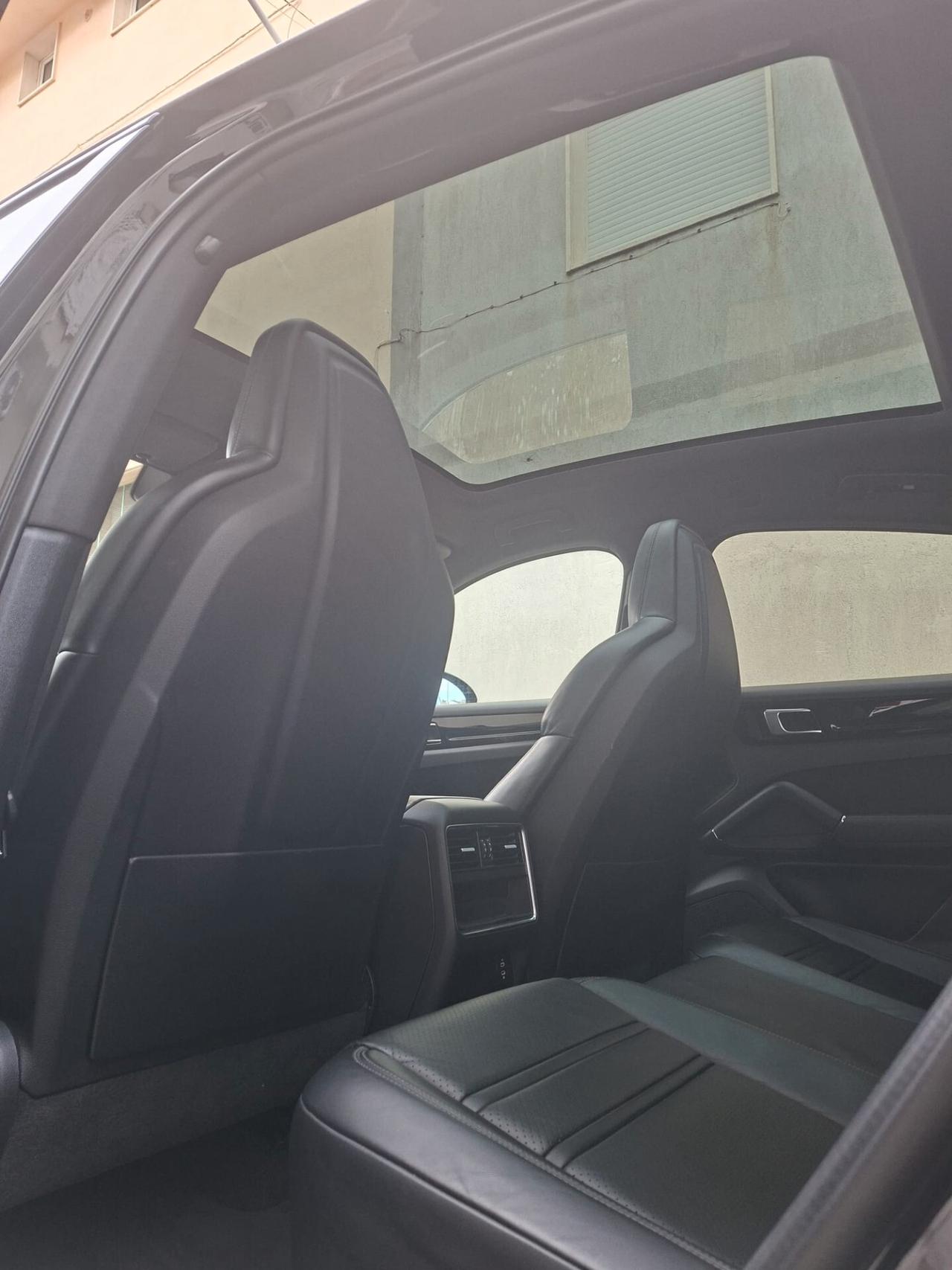 Porsche Cayenne 3.0 V6 E-Hybrid