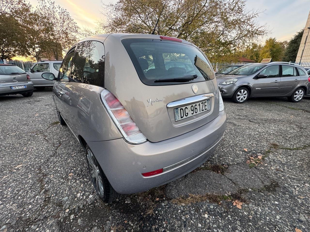 Lancia Ypsilon 1.4 Platino