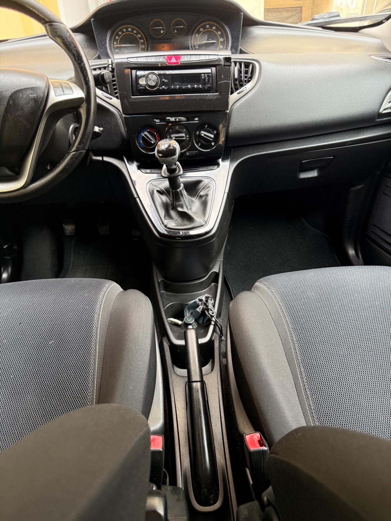 Lancia Ypsilon 5 Porte Ypsilon 1.2 8v GPL S MomoDesign 69cv E6