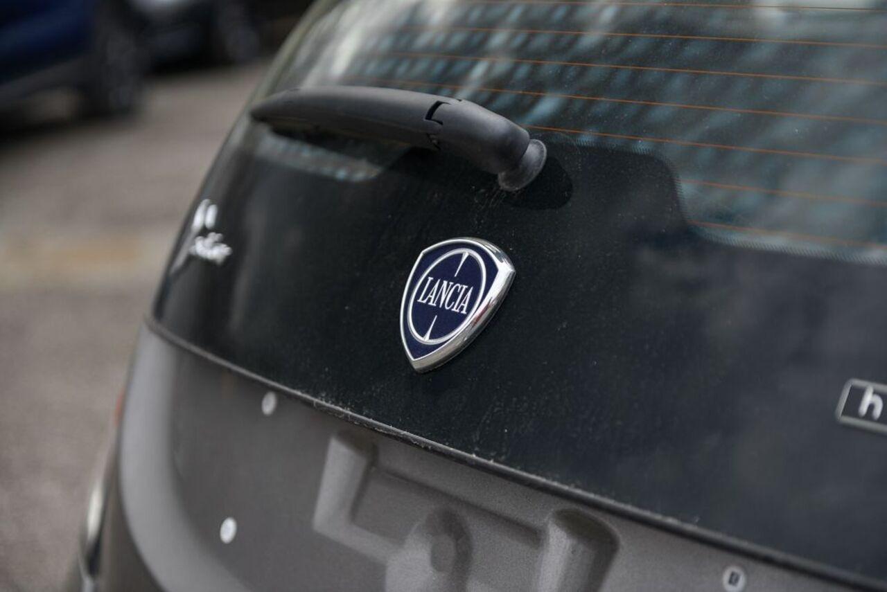 LANCIA Ypsilon III 2021 - Ypsilon 1.0 firefly hybrid Silver s&s 70cv