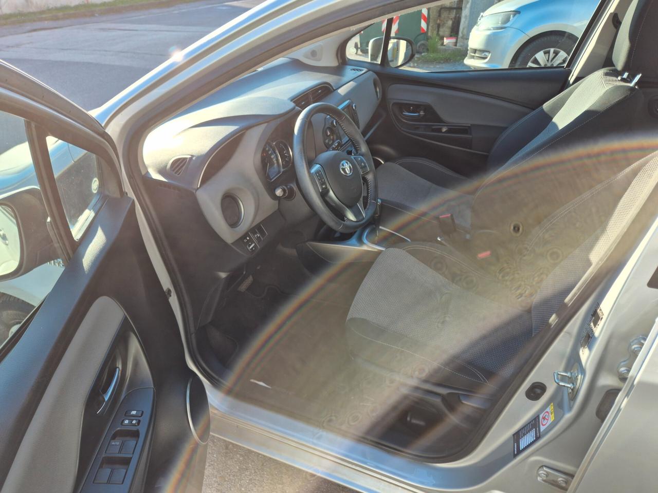 Toyota Yaris 1.5 Hybrid 5 porte Business