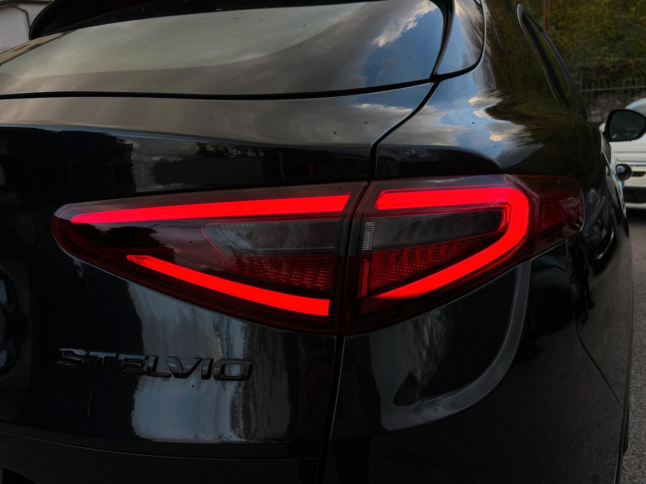 Alfa Romeo Stelvio 2.2 Turbodiesel 190 CV RWD FULL SUPER MY 21 - TETTO