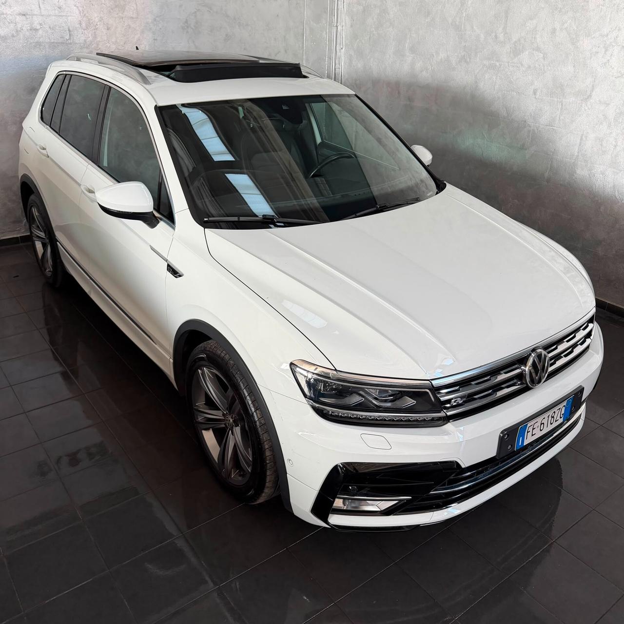 Volkswagen TIGUAN 2.0 TDI 4 MOTION DSG R-LINE