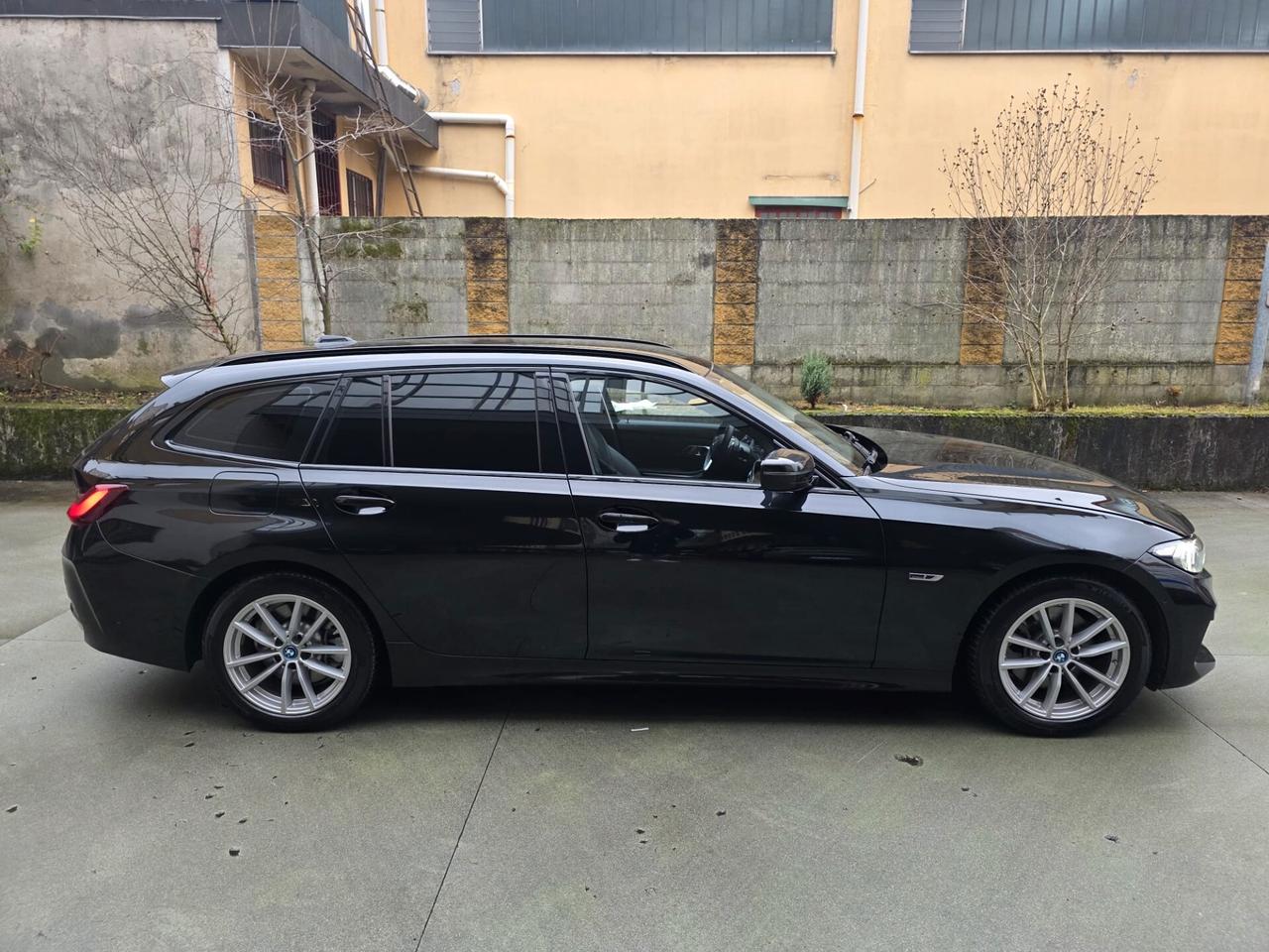 Bmw 320 330e xDrive Touring