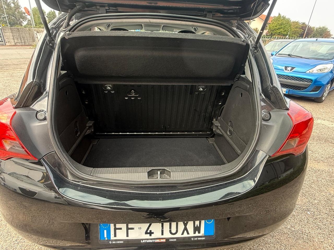 Opel Corsa 1.2 Coupé b-Color
