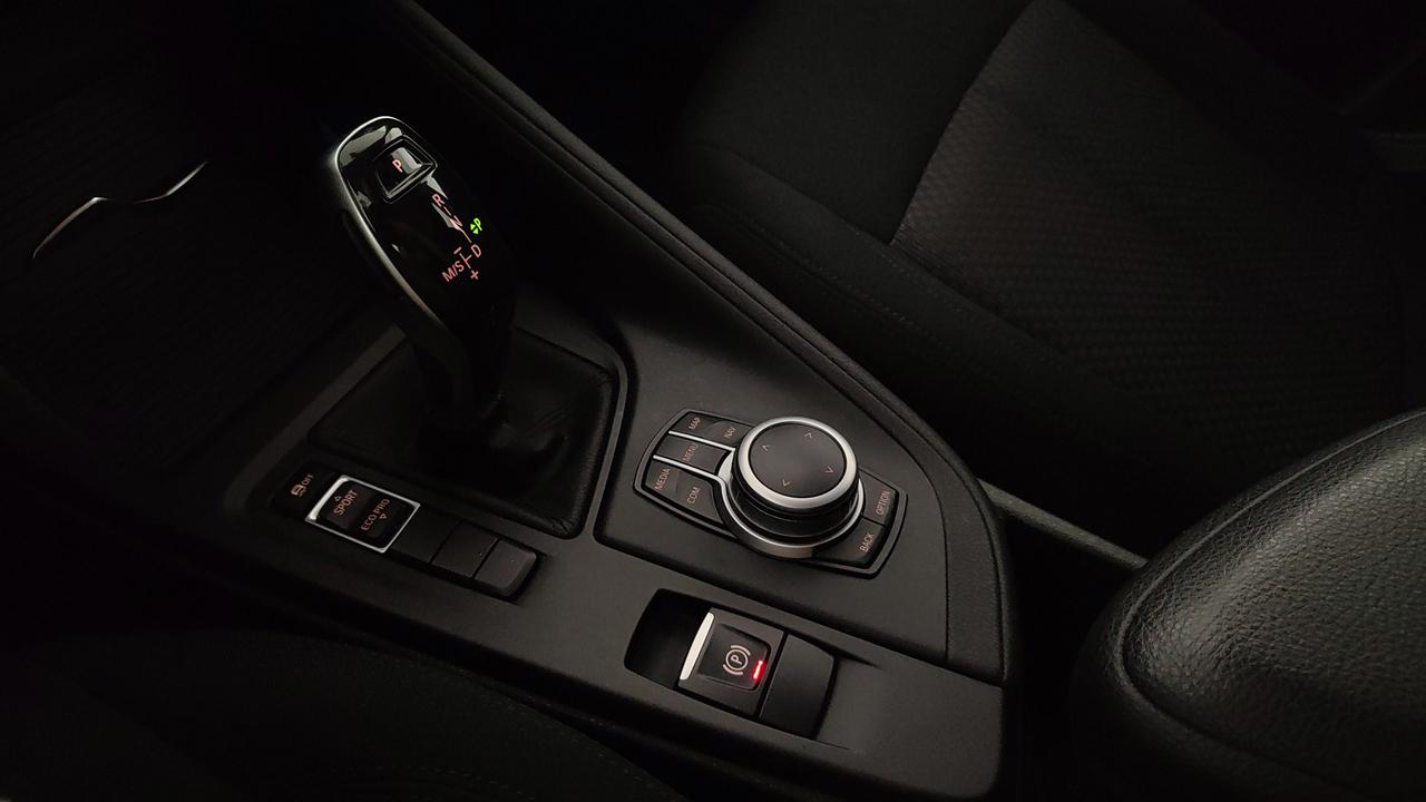 BMW X1 F48 2019 - X1 sdrive18d Advantage auto
