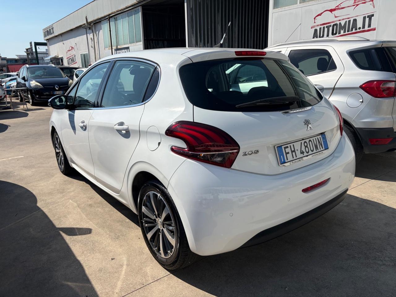 Peugeot 208 BlueHDi 1.6 5 porte Allure