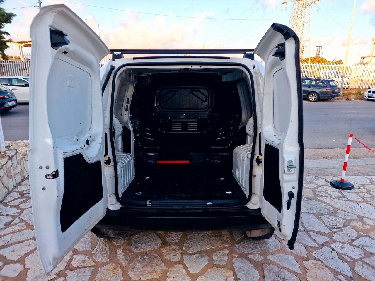 Fiat Fiorino 1.3 MJT 95CV Cargo SX 2022