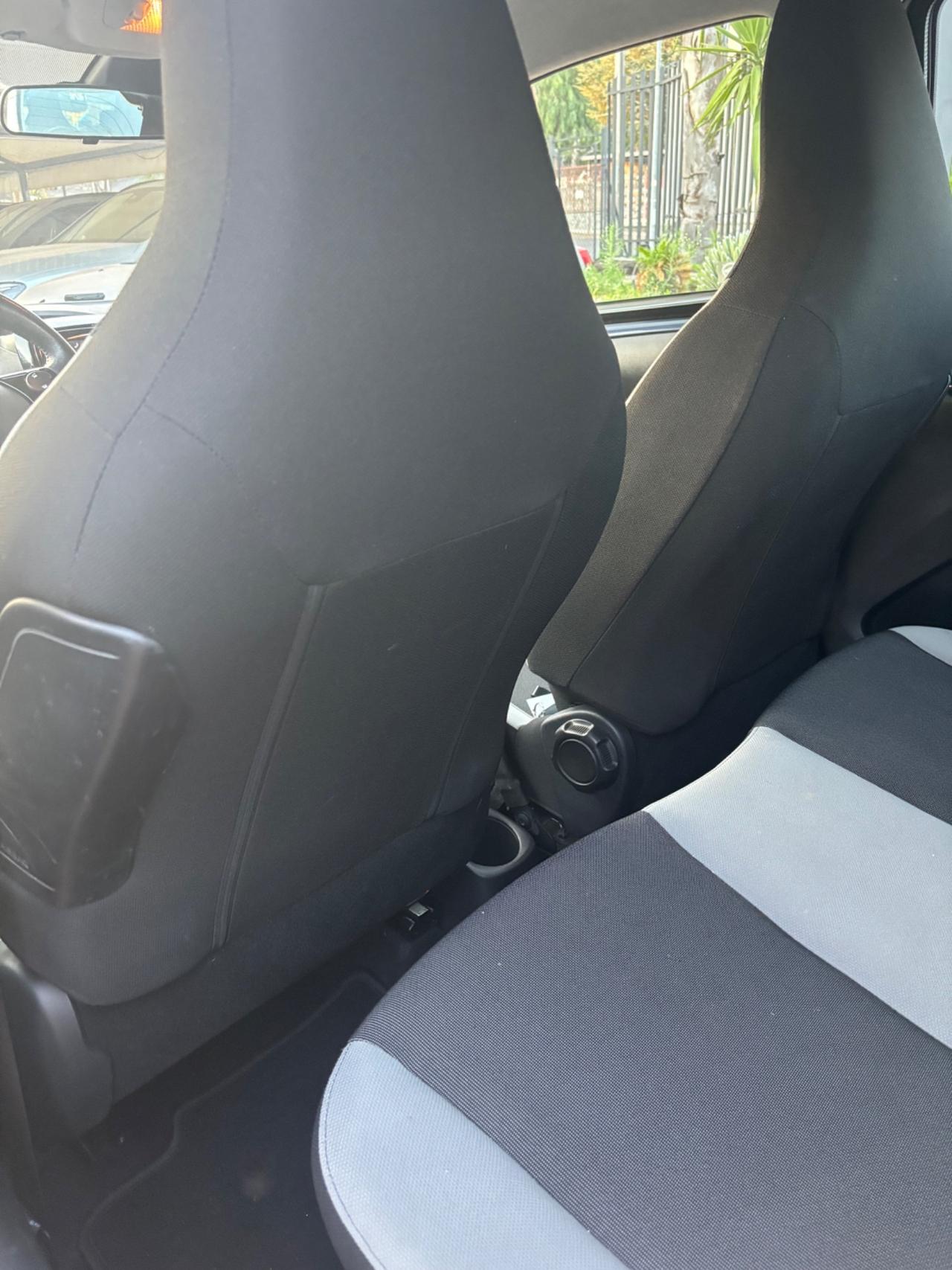 Toyota Aygo 1.0 VVT-i 69 CV 5 porte x-play automatica