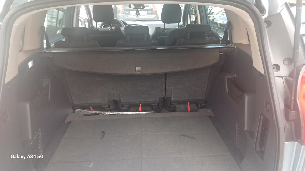 Peugeot 5008 1.6 HDi 112CV Tecno