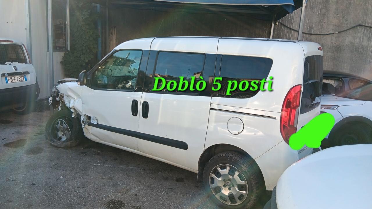 Fiat Doblo 5 posti incidentata sinistrata mondialcars più iva