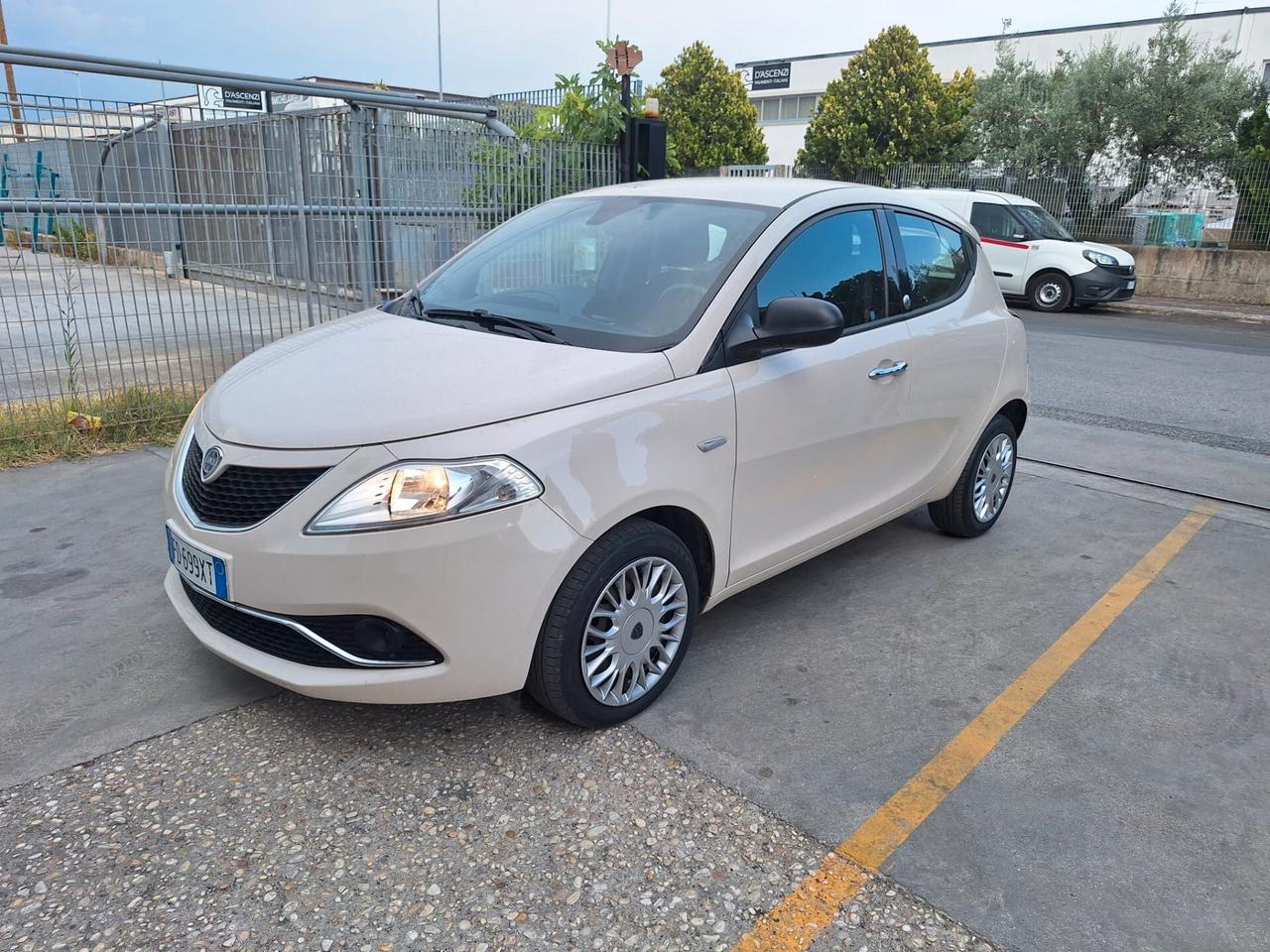 Lancia Ypsilon 1.2 69 CV 5 porte GPL Ecochic Gold