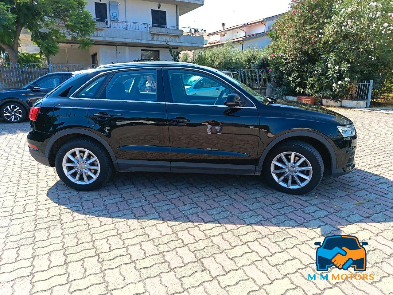Audi Q3 2.0 tdi Business 120cv