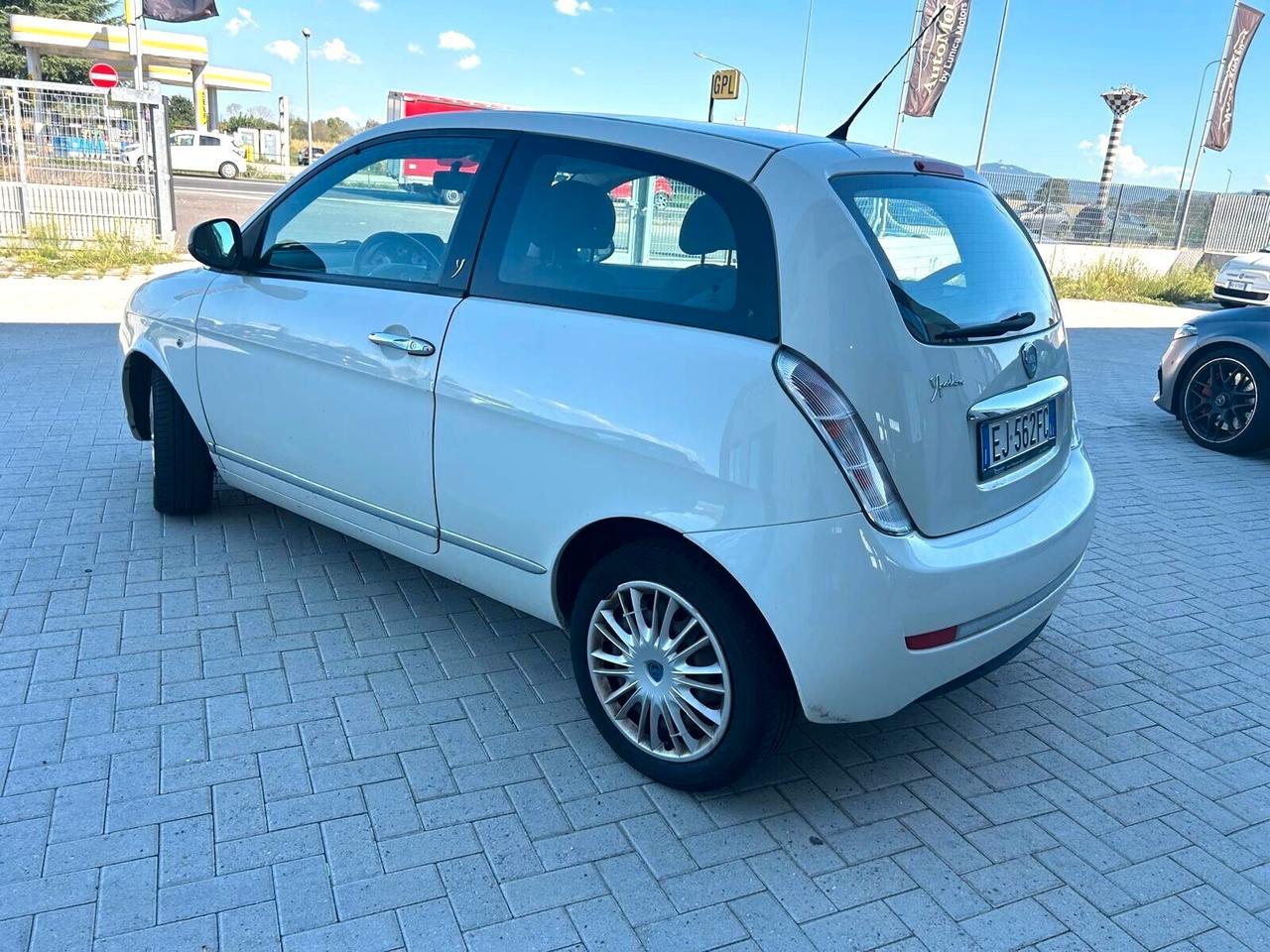 Lancia Ypsilon 1.2 69 CV Diva OK NEOPATENTATI