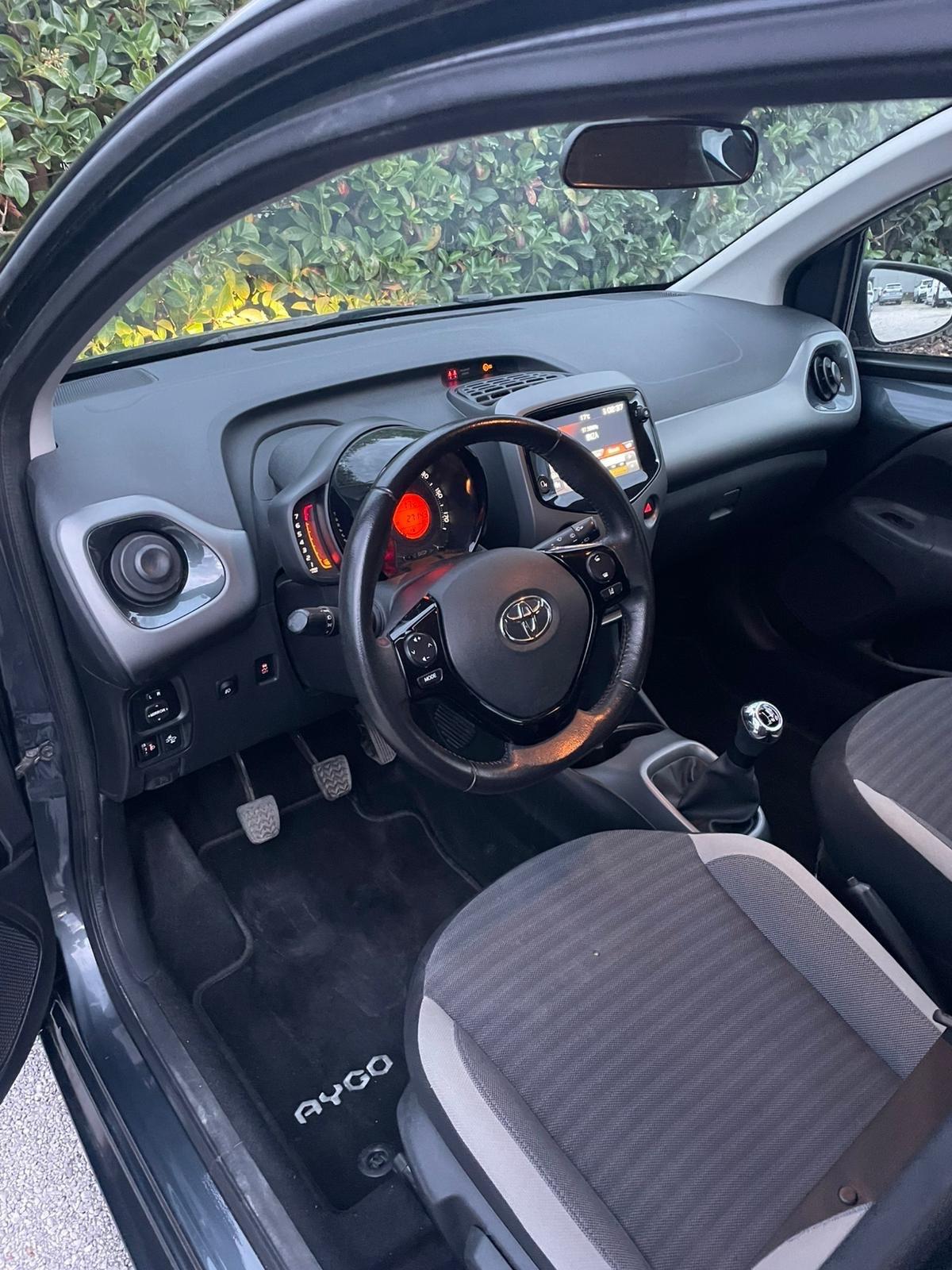 Toyota Aygo 1.0 VVT-i 72 CV 5 porte x-cool