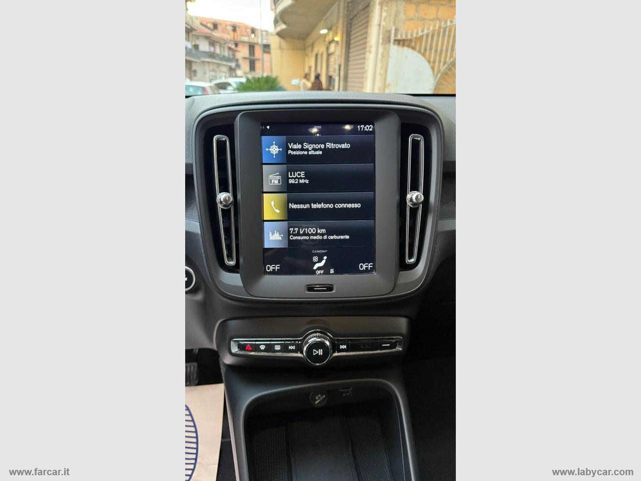 VOLVO XC40 D3 AWD Geartronic Momentum Core