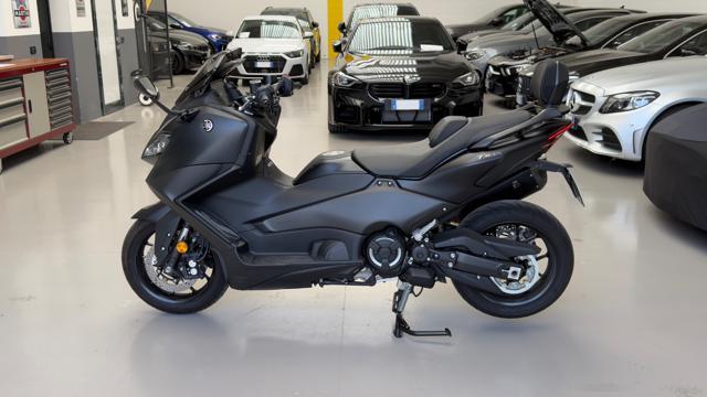 YAMAHA T Max 560