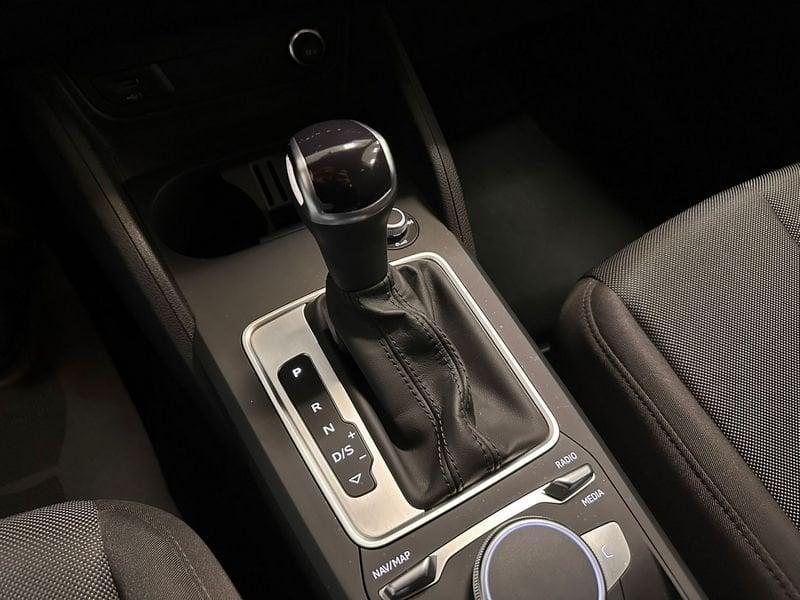 Audi Q2 35 2.0 tdi Business plus s-tronic