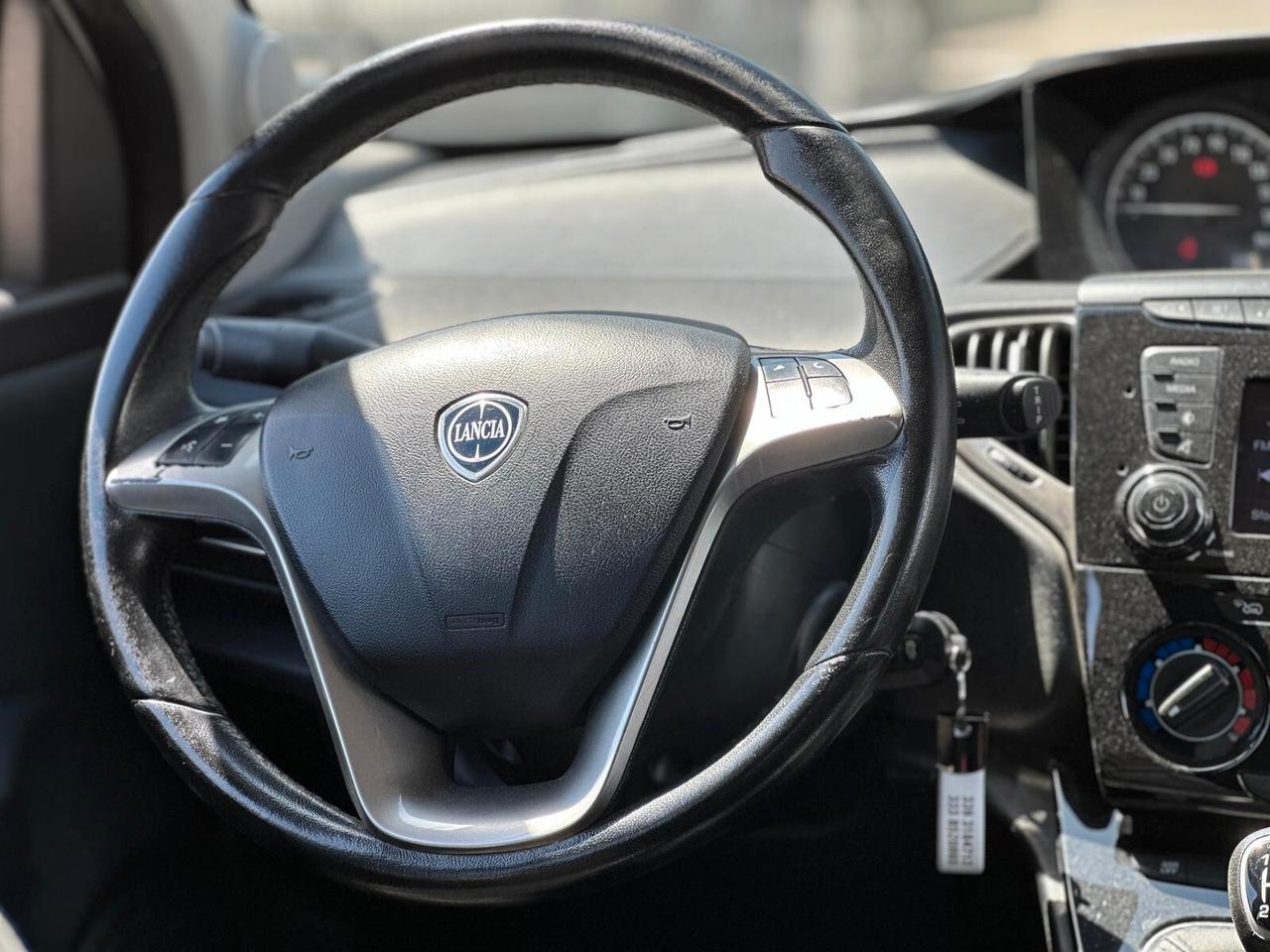 Lancia Ypsilon 1.2 69CV 5 porte Gold