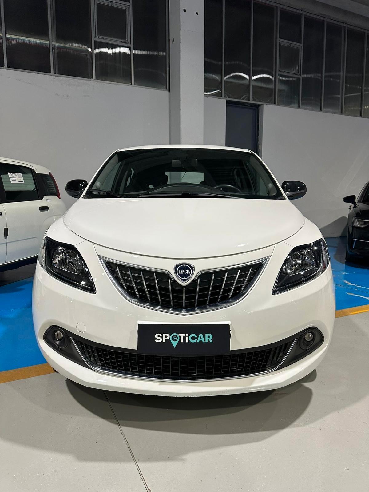 Lancia Ypsilon 1.0 FireFly 5 porte S&S Hybrid Platino