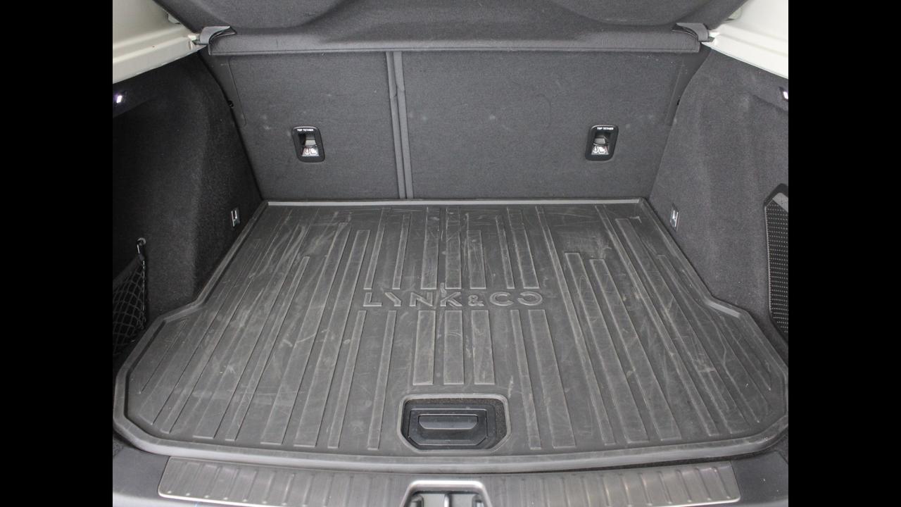 Lynk & Co 01 - 01 1.5 td phev auto