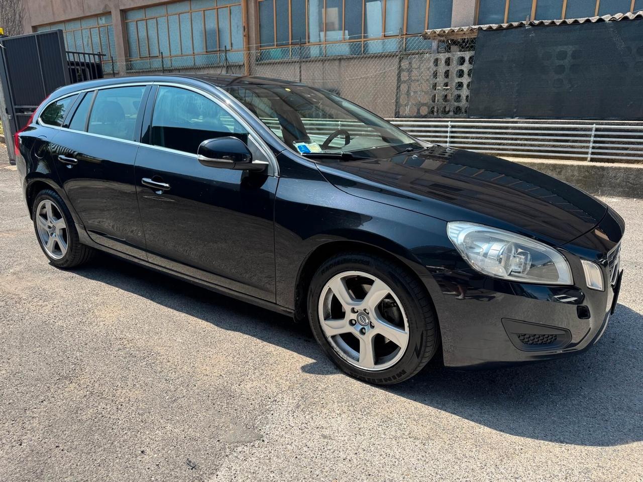 Volvo V60 D4 Geartronic Business*EURO5*CERCHI