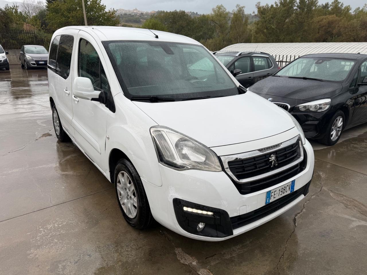 Peugeot Partner Tepee BlueHDi 100 / 5porti