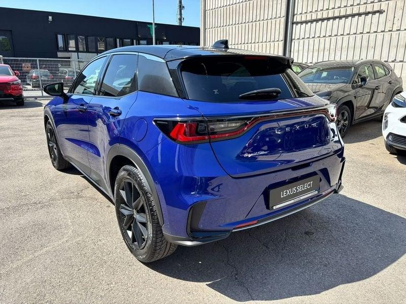 Lexus LBX Cool 2WD