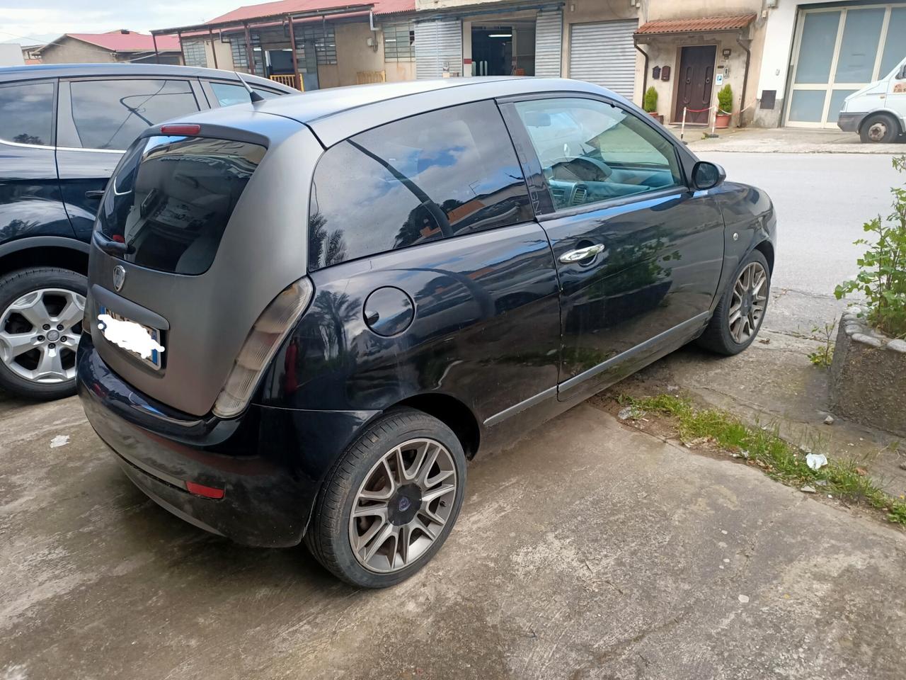 Lancia Ypsilon 1.3 MJT 90 CV DPF Sport MomoDesign