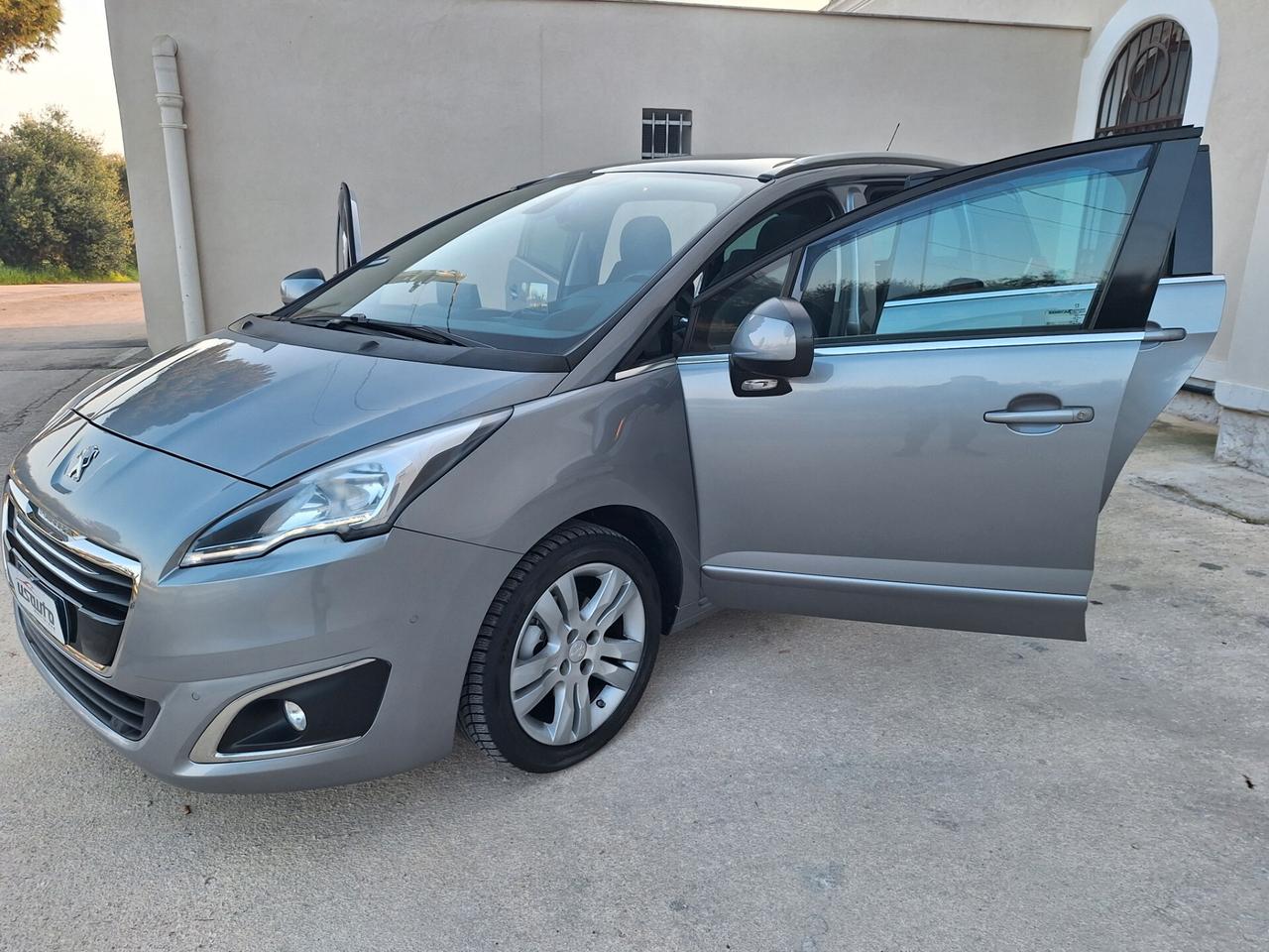 Peugeot 5008 1.6 HDi 115CV"7 POSTI" NAVI TETTO
